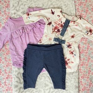 🛍 4 for $30 - 2 long sleeves and 1 pair of leggings. 0-3m